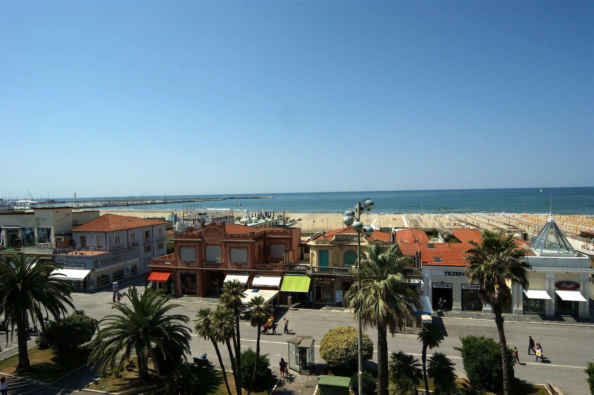 Hotel Liberty Viareggio Exterior photo